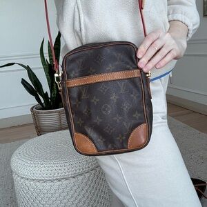✅AUTHENTIC✅Louis Vuitton Danube Crossbody Bag